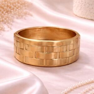 Vintage Hinged Satin Finish Gold Tone Woven Design Bangle Bracelet